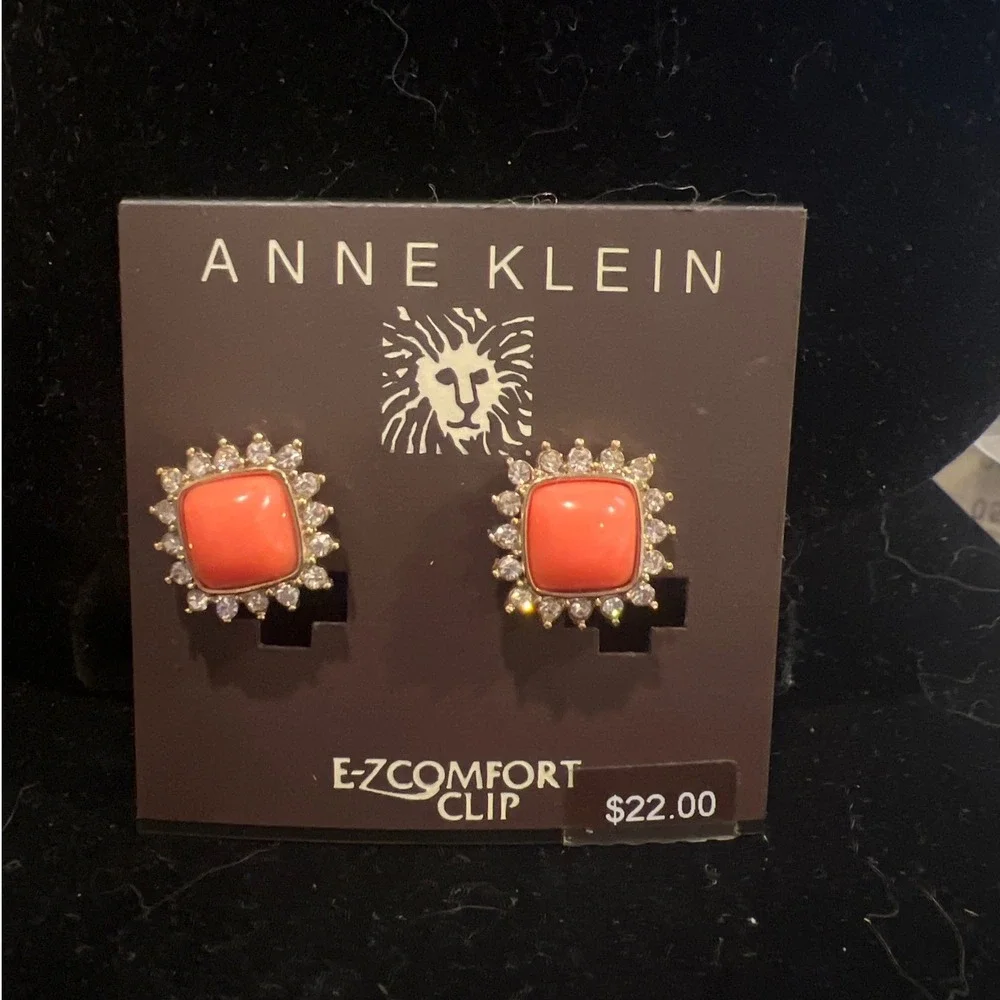 Anne Klein Vtg Style Coral Square Crystal Halo E-Z Comfort Clip Earrings Gold‎
